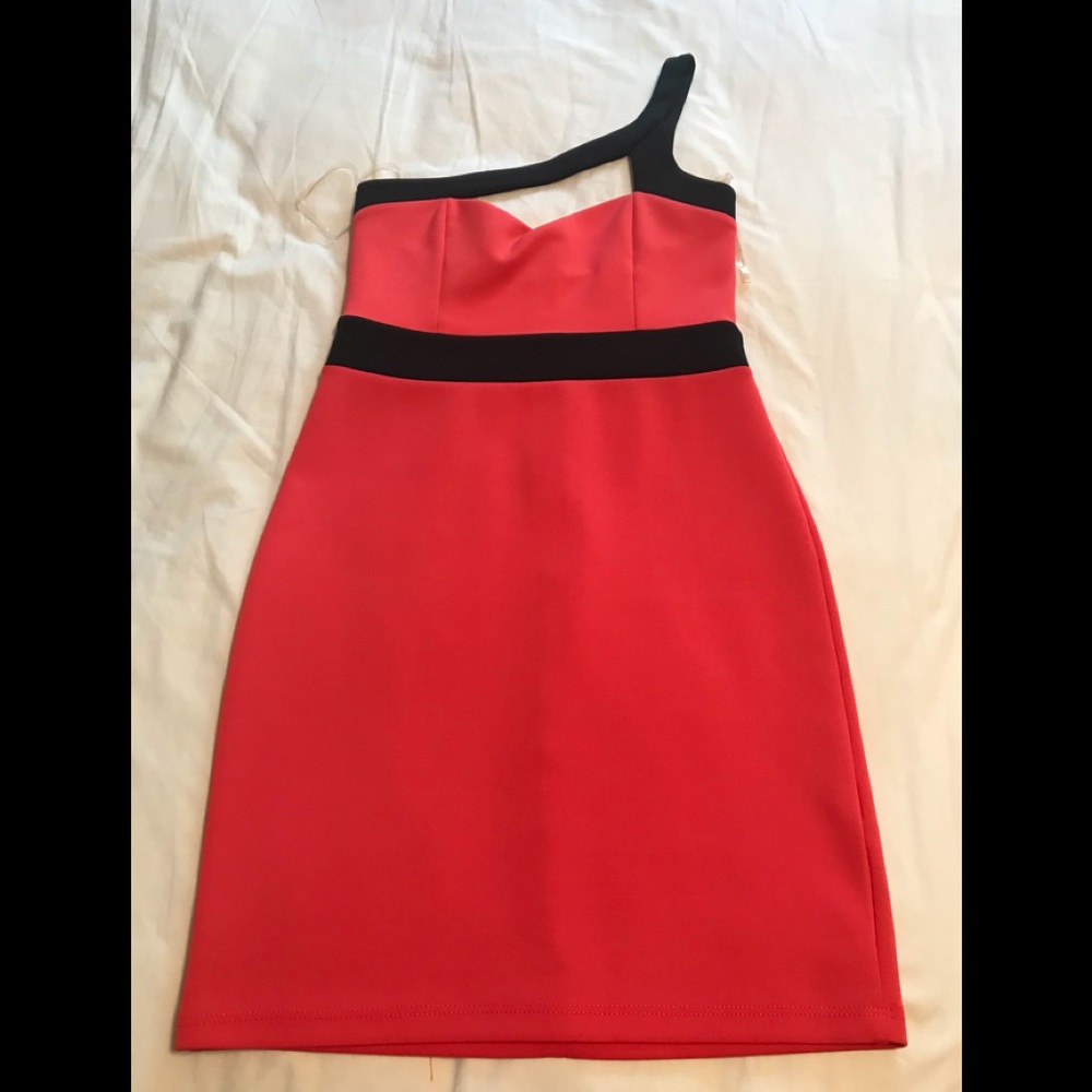 Dress - Picture 3 of 3